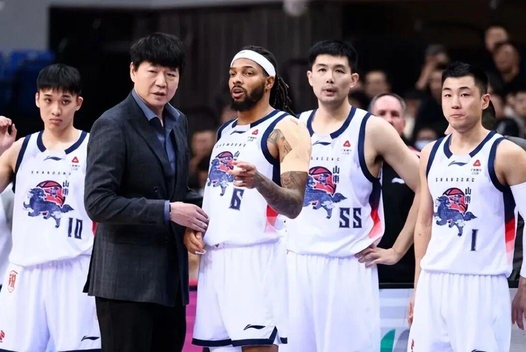 易胜博体育官方网站-山东男篮好消息！内线大将克里斯将复出，琼斯和斯蒂尔二选一离队